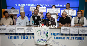 Д.Өсөхжаргал:Бид дархан цаазат газраа ухах хүртлээ ядуурсан улс биш